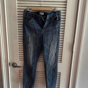 Studio Blue Slim Ankle Jeans with Stretch and Minimal Distressing